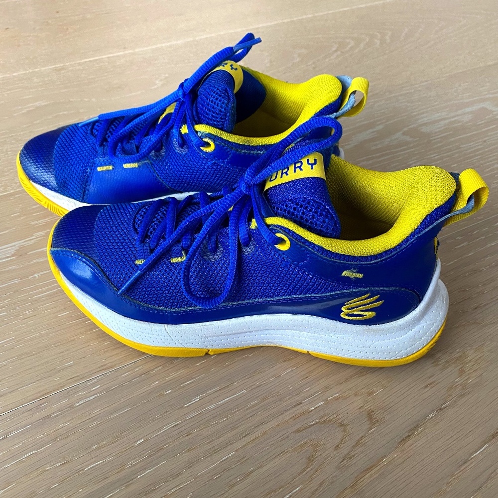 Under Armour Curry 3Z5 Basketball Shoes